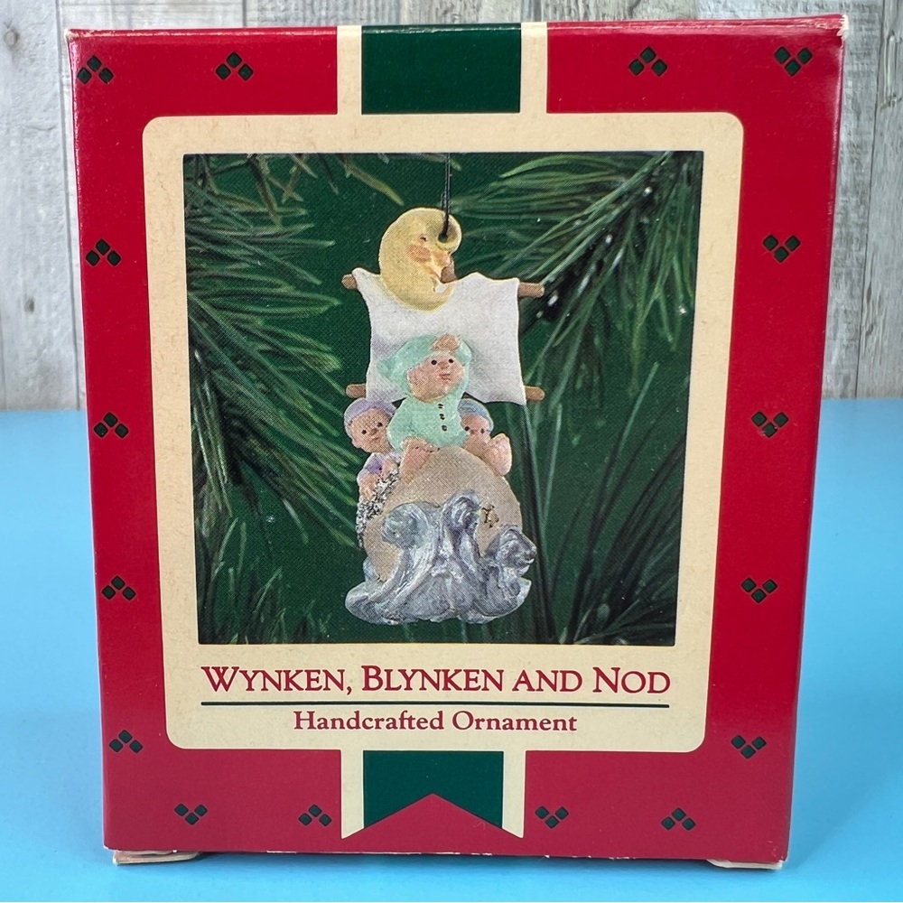 Hallmark Keepsake Ornament Wynken Blynken and Nod Handcrafted Ornament 1986